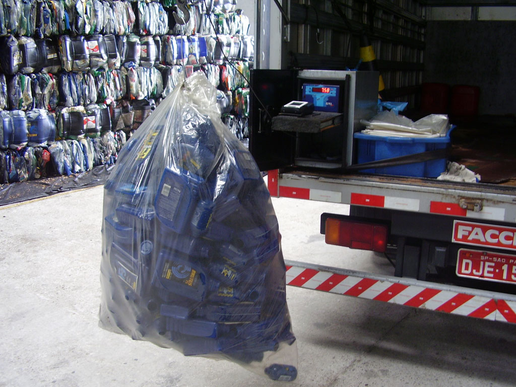 Coleta e segregação de embalagens de óleo lubrificante – Programa Jogue  Limpo – MB Engenharia e Meio Ambiente