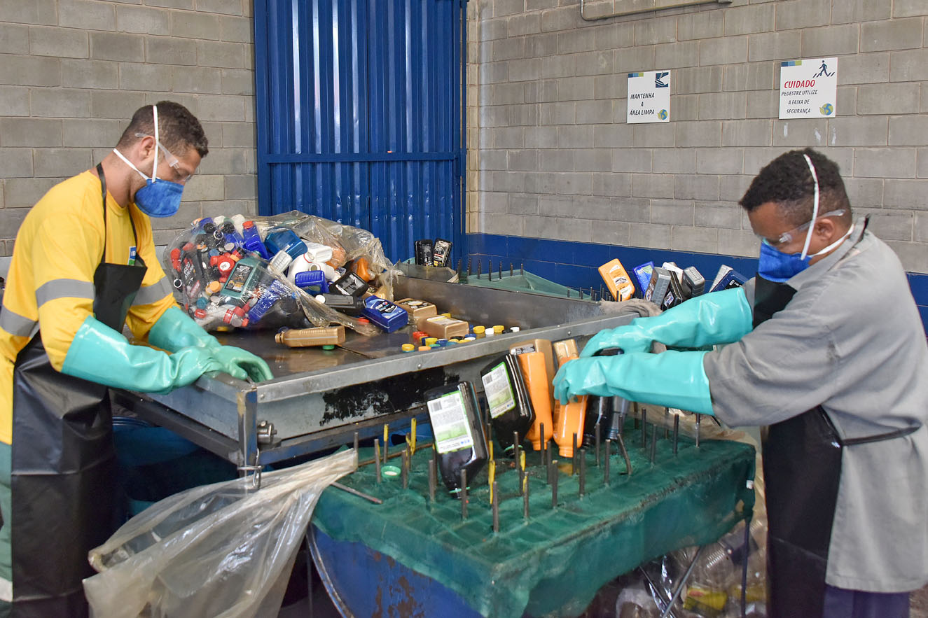 Coleta e segregação de embalagens de óleo lubrificante – Programa Jogue  Limpo – MB Engenharia e Meio Ambiente